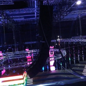 Standin_Ovation (10)